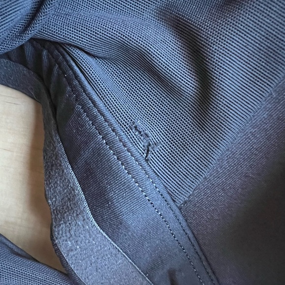 Lululemon speed up bra size 12 C\D cup size⭐️ - Picture 7 of 7